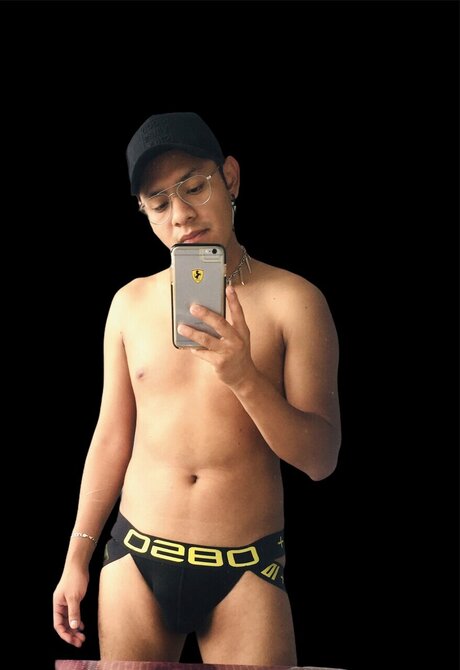 JoanneDessens model naked pictures