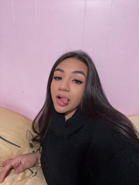 Salleny Cruz porn actress pic