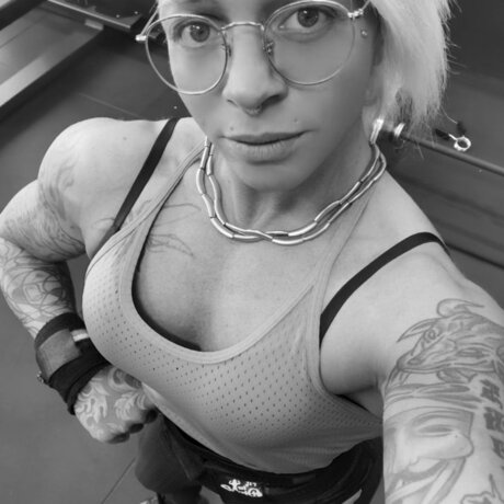 Sonia So pornstar naked gallery