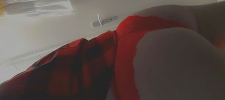 Louuu star naked photos