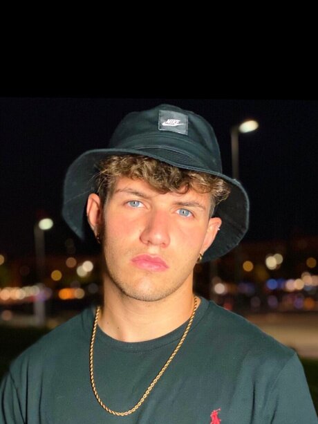 Emanuele Valora xxx model pics