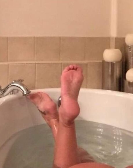 Bella Cassandra erotic model archive