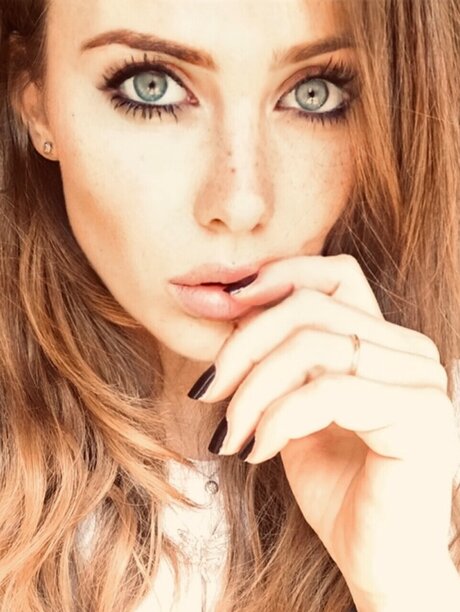 Assia Leone sex actress galleries