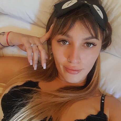 _Violeta_ nice model pic