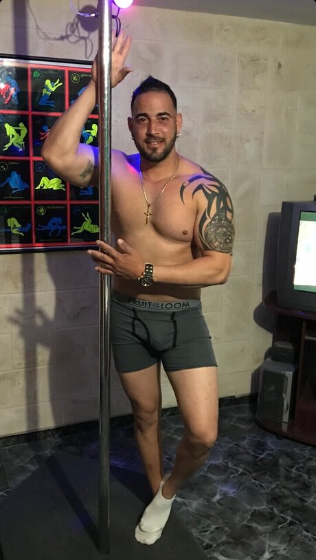 Yusiel Mederos porn model pic