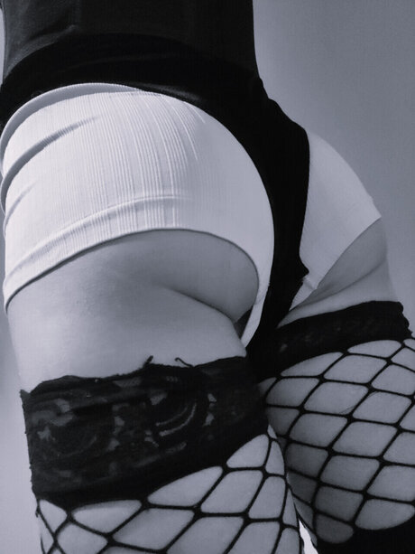 Happenis Mandy beautiful pornstar img