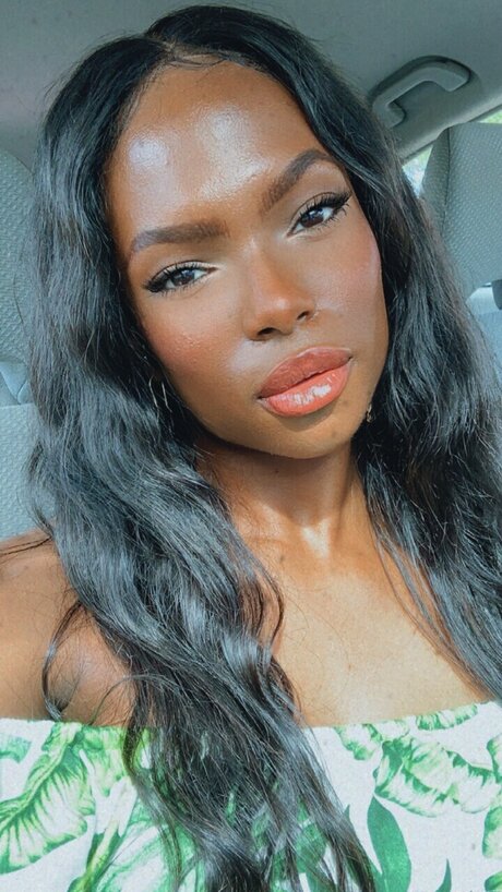 Gizelle naked model gallery