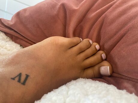 mybabefoot pornstar nude photo