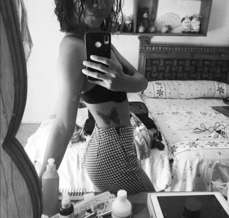 Babylu hd model photo