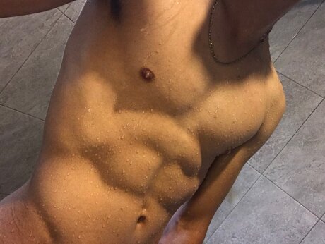 Seuz hot pornstar img