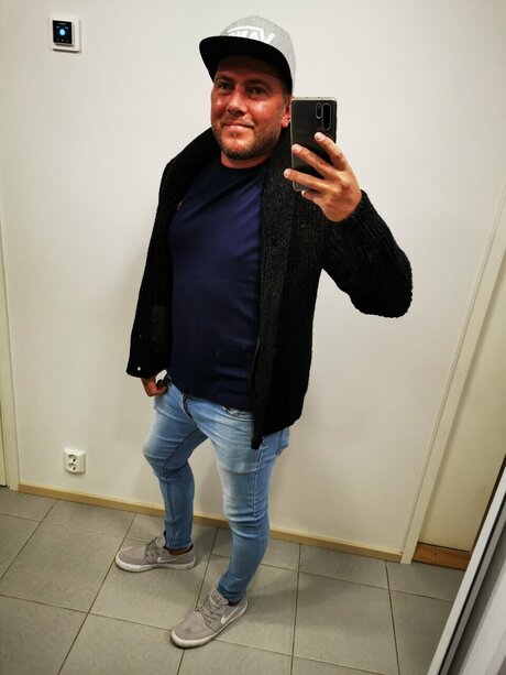 RObsu art pornstar img