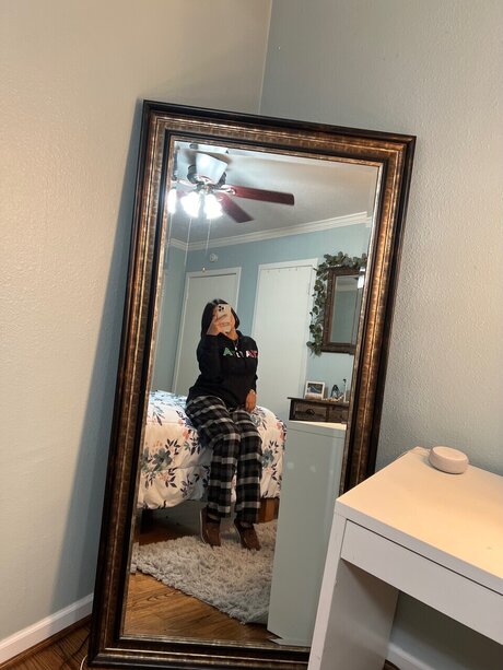 Prettyy Bebbyy exclusive actress photos