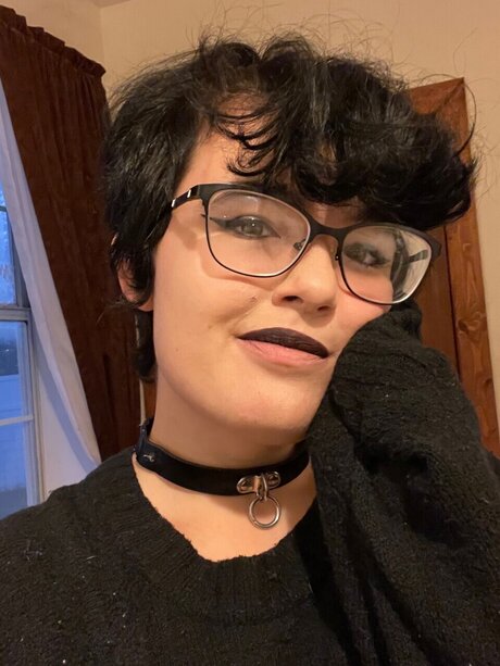 Ghost Babe hot actress img