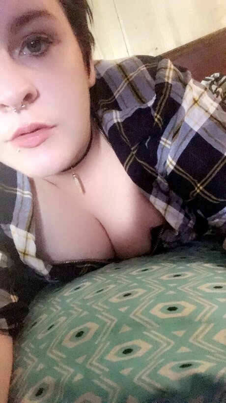 Pillow the second_ pornstar adult image