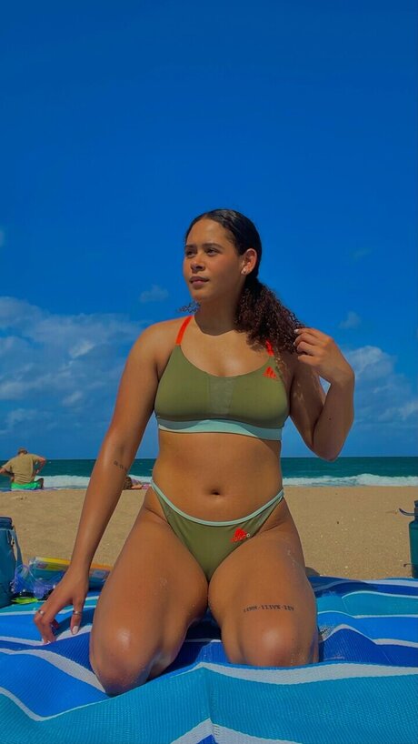 Alexxx beautiful actress images