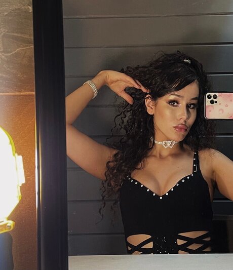 TS Juli_ erotic model pic