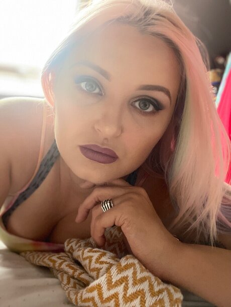 Willow Grace adult actress photos