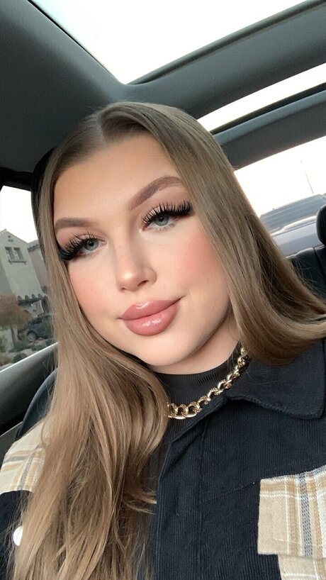 Kaelyn Moore star exclusive archive