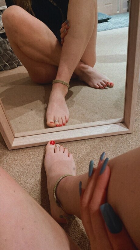 Winnie24 pornographic model img