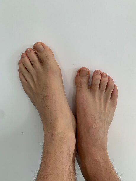 Male feet foryou top star image