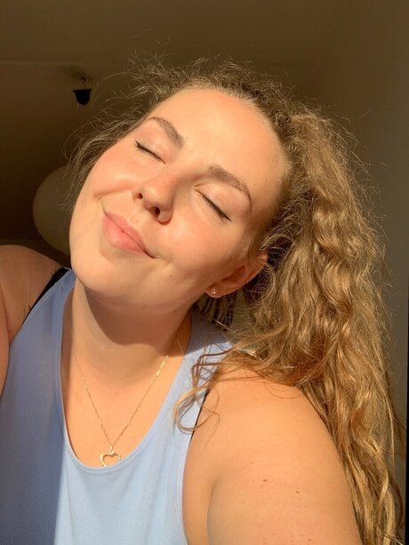 lilGinnie pornstar erotic image