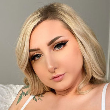 Sarah Anne Tea beautiful pornstar pic