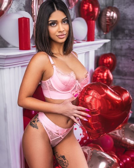 Priya Ares pretty pornstar photo