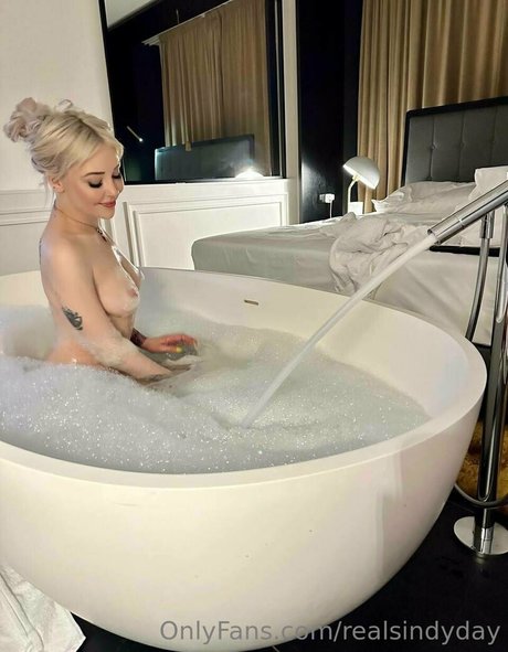 Sindy Day art actress gallery