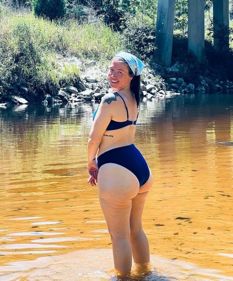 Lex Saige art model galleries