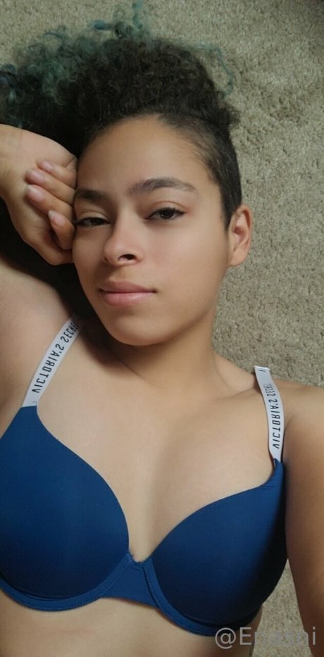 enasni naked actress image