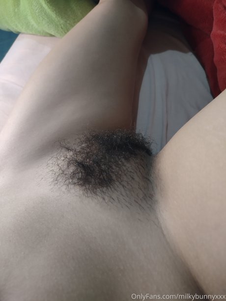 Hairy Angela sex actress photo