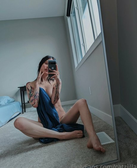 Catziilla model pretty picture