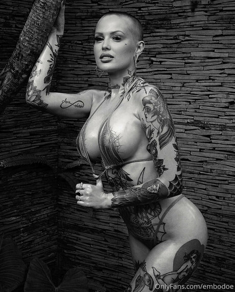 Embodoe model pornographic images