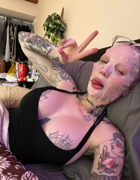 Embodoe model pretty photos