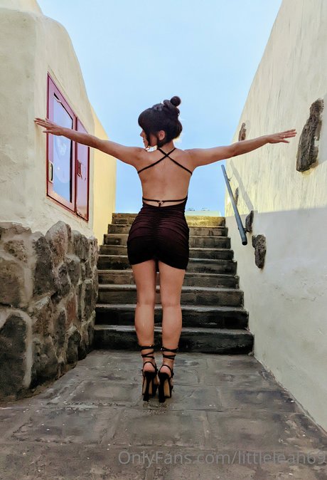 LITTLE LEAH star sexy images