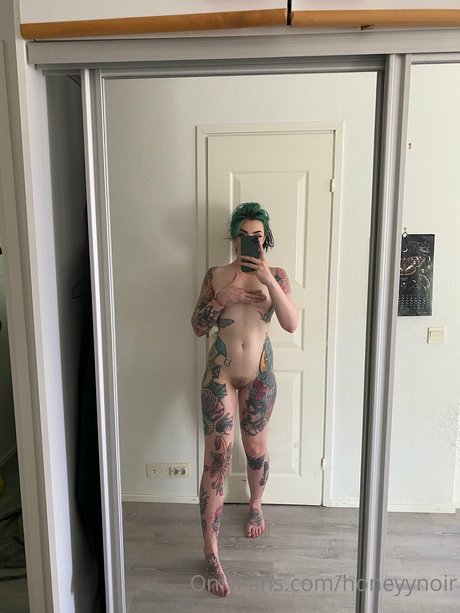 Honeyy Noir top star picture