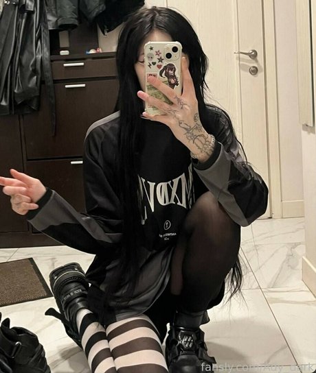 Ady Dark sexy star pictures