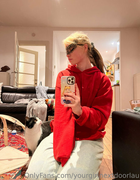 tweetylau hot model image