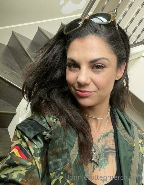 Bonnie Rotten nude actress img