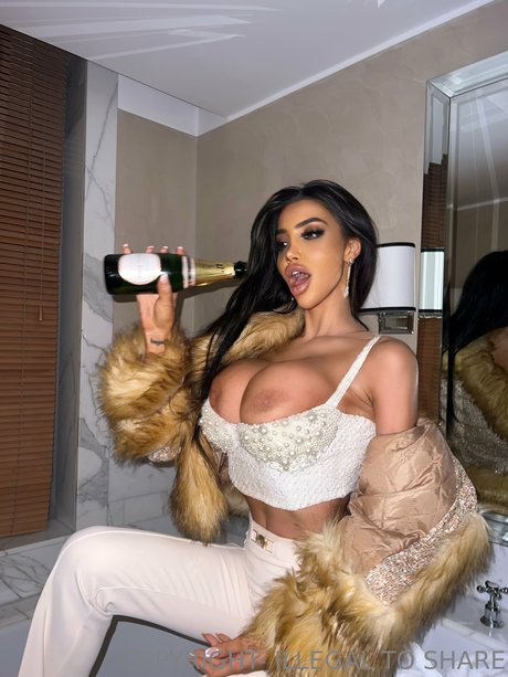 Chloe Khan pornstar hot gallery