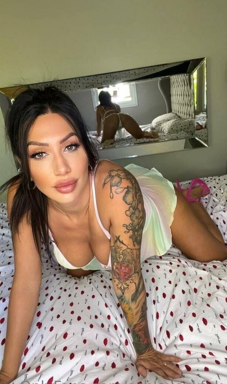 lesbian fingering onlyfans top photo