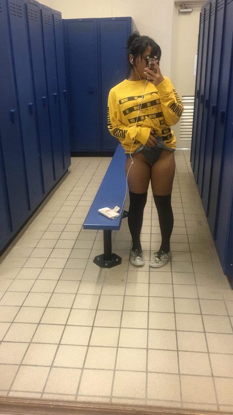 Akane Araragi model pretty archive