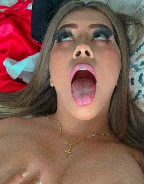 Desiree Gonzalez pretty star archive