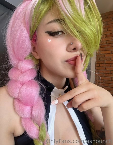 Ashounch model hot pics