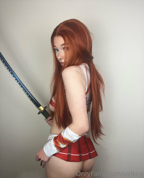 Valkcy star naked img