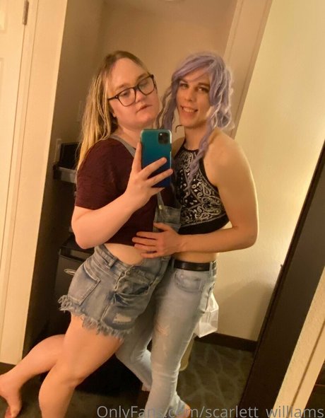 Scarlett Williams sexy pornstar pics