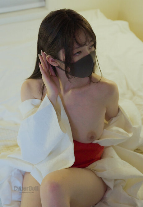 Hong Kong Doll model naked images