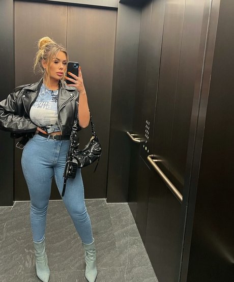 Lisa Amber pornstar naked archive