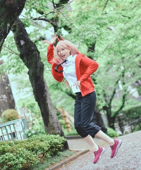 Ely Cosplay actress pictures