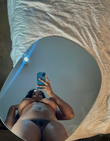 freenelly star free pics